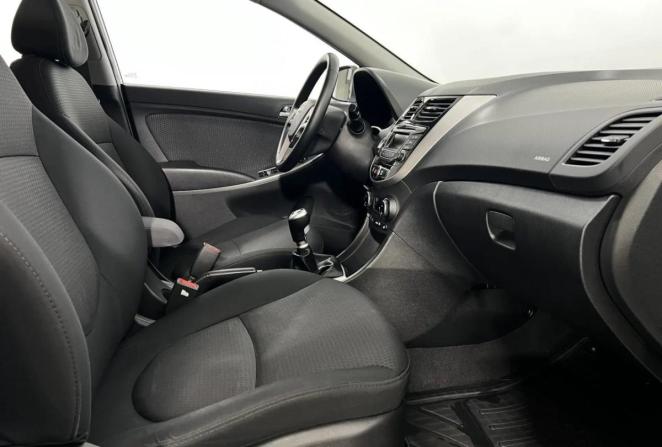 Hyundai Solaris I с пробегом 2014 года, цена 950 000 рублей, 133548 км, хэтчбек, Автокод Объявления