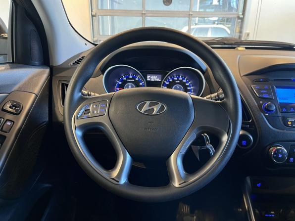 Hyundai ix35 I Рестайлинг с пробегом 2015 года, цена 1 400 000 рублей, 133147 км, внедорожник, Автокод Объявления