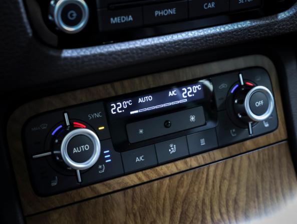 Volkswagen Touareg II с пробегом 2014 года, цена 2 374 000 рублей, 134770 км, внедорожник, Автокод Объявления