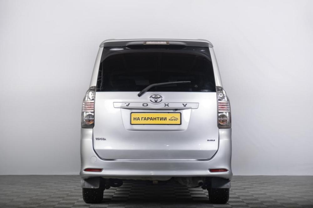 Toyota Voxy II (R70) Томск  - изображение 5