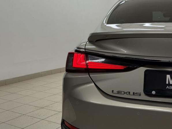 Lexus ES VII с пробегом 2018 года, цена 3 801 000 рублей, 109280 км, седан, Автокод Объявления