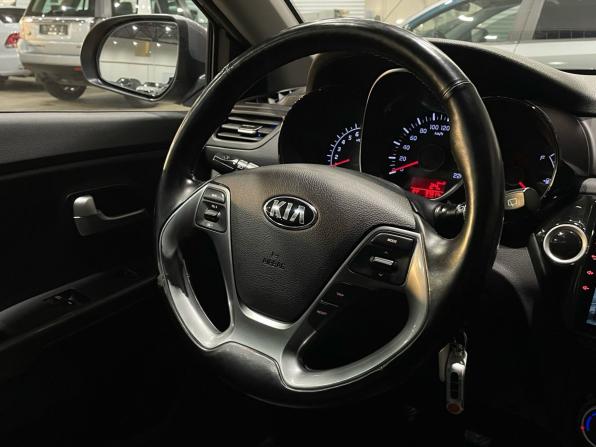 Kia Rio III Рестайлинг с пробегом 2017 года, цена 1 010 000 рублей, 57289 км, хэтчбек, Автокод Объявления