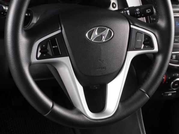 Hyundai Solaris I с пробегом 2012 года, цена 719 000 рублей, 219323 км, седан, Автокод Объявления