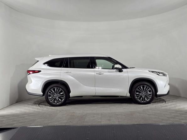 Toyota Highlander IV (XU70) с пробегом 2026 года, цена 5 890 000 рублей, 30 км, внедорожник, Автокод Объявления