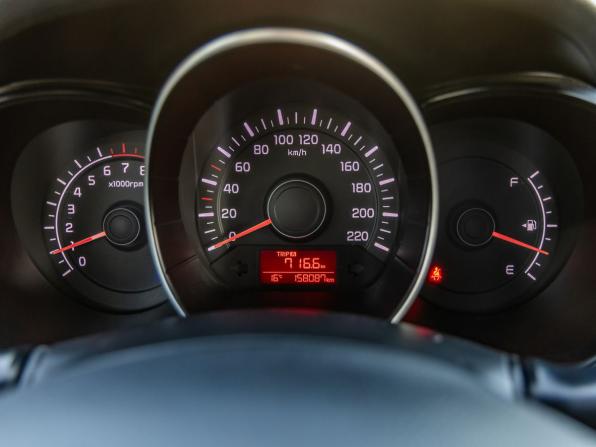 Kia Rio III Рестайлинг с пробегом 2016 года, цена 948 000 рублей, 158087 км, седан, Автокод Объявления