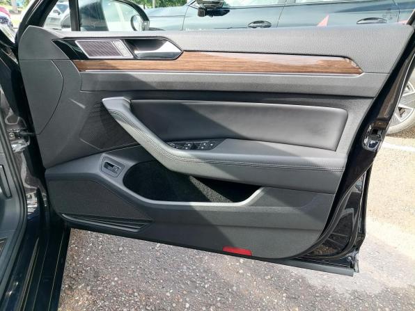 Volkswagen Passat B8 с пробегом 2015 года, цена 1 602 300 рублей, 187943 км, универсал, Автокод Объявления