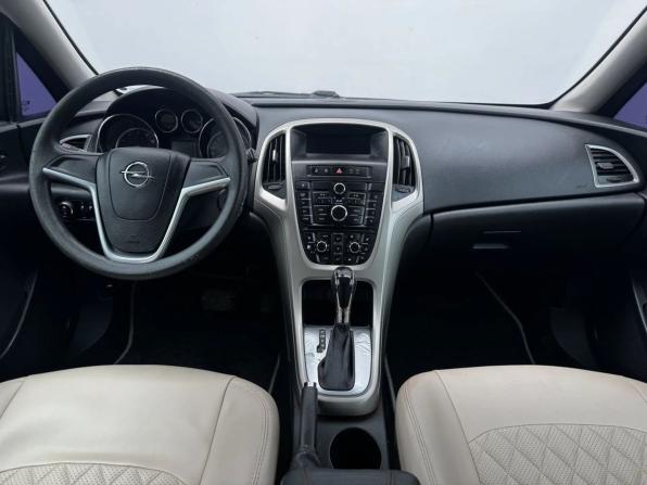 Opel Astra J с пробегом 2011 года, цена 685 000 рублей, 209474 км, хэтчбек, Автокод Объявления