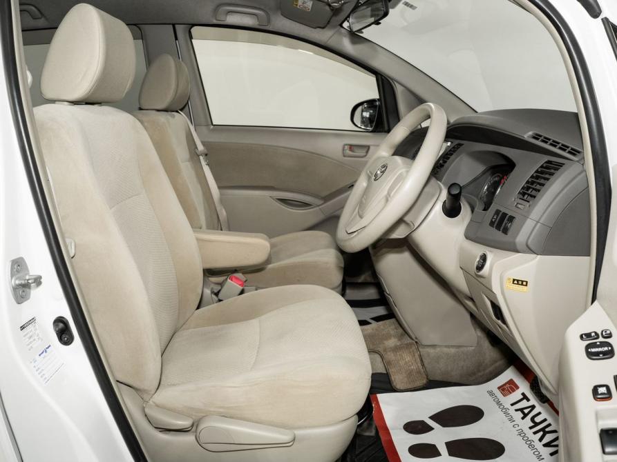 Toyota ISis I Рестайлинг Иркутск  - изображение 5