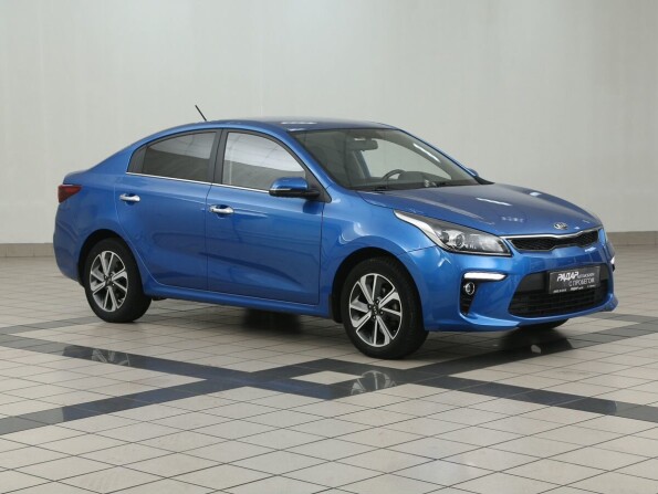 Купить б/у Kia Rio IV 1.4 AT (100 л.с.) бензин автомат в Санкт-Петербурге: синий