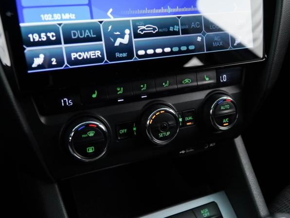 Skoda Octavia III (A7) с пробегом 2014 года, цена 744 044 рубля, 370347 км, лифтбек, Автокод Объявления