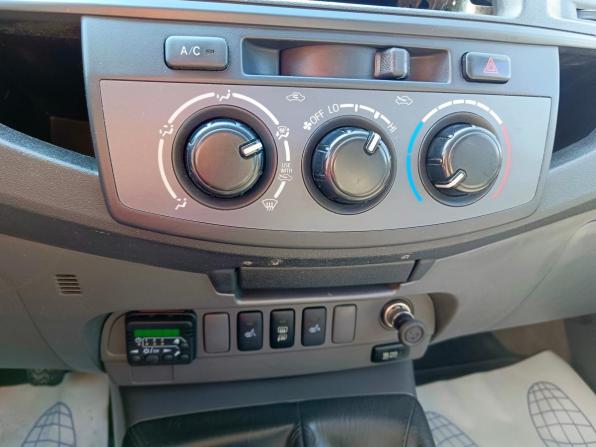 Toyota Hilux VII Рестайлинг с пробегом 2012 года, цена 1 649 000 рублей, 320951 км, пикап, Автокод Объявления