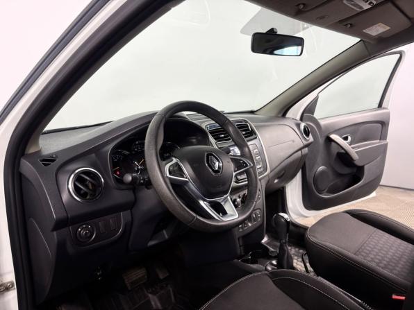 Renault Logan II Рестайлинг с пробегом 2019 года, цена 995 000 рублей, 48530 км, седан, Автокод Объявления