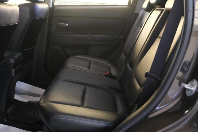 Mitsubishi Outlander III Рестайлинг 2 с пробегом 2017 года, цена 1 999 000 рублей, 112000 км, внедорожник, Автокод Объявления