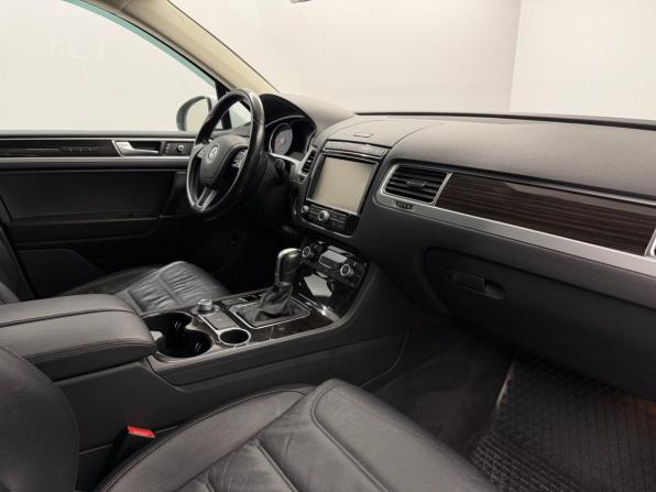 Volkswagen Touareg II Рестайлинг с пробегом 2017 года, цена 2 888 000 рублей, 205451 км, внедорожник, Автокод Объявления