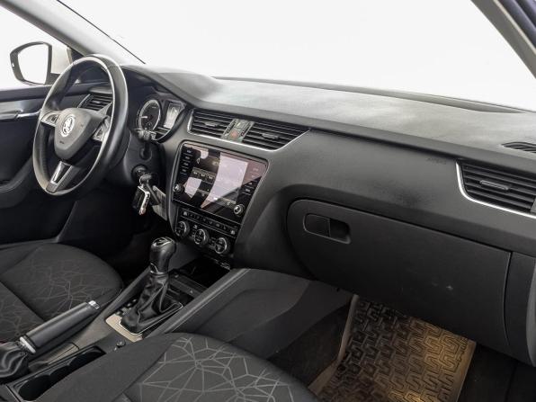 Skoda Octavia III (A7) Рестайлинг с пробегом 2020 года, цена 2 110 000 рублей, 47952 км, лифтбек, Автокод Объявления