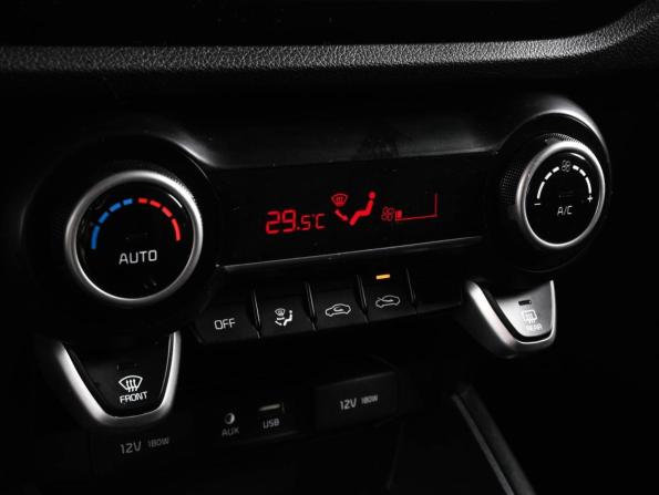 Kia Rio IV с пробегом 2018 года, цена 1 399 000 рублей, 142054 км, хэтчбек, Автокод Объявления