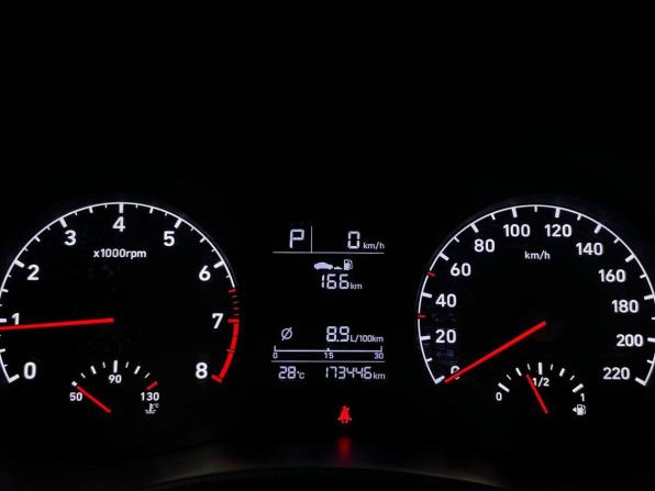 Hyundai Solaris II с пробегом 2017 года, цена 1 375 000 рублей, 173427 км, седан, Автокод Объявления