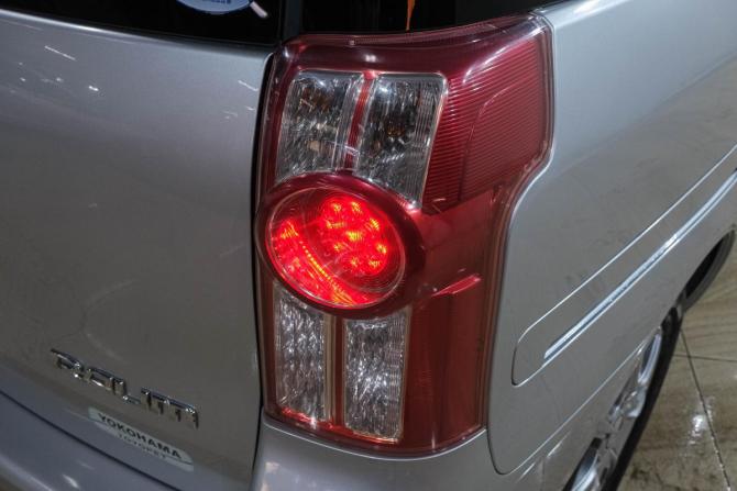 Toyota Raum II с пробегом 2010 года, цена 859 000 рублей, 191000 км, компактвэн, Автокод Объявления