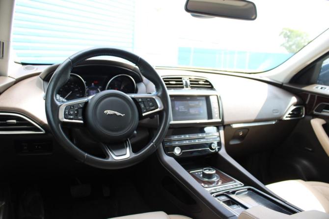 Jaguar F-Pace I с пробегом 2018 года, цена 2 899 000 рублей, 114642 км, внедорожник, Автокод Объявления