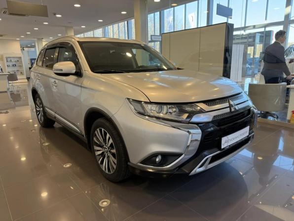 Mitsubishi Outlander III Рестайлинг 3 с пробегом 2019 года, цена 1 850 000 рублей, 188671 км, внедорожник, Автокод Объявления