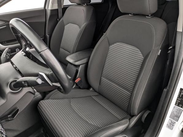 Kia Ceed III Рестайлинг с пробегом 2022 года, цена 2 270 000 рублей, 65392 км, хэтчбек, Автокод Объявления