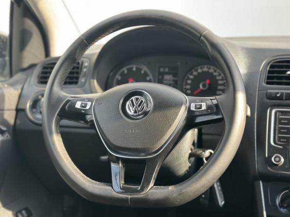 Volkswagen Polo V Рестайлинг с пробегом 2016 года, цена 1 010 000 рублей, 132508 км, седан, Автокод Объявления