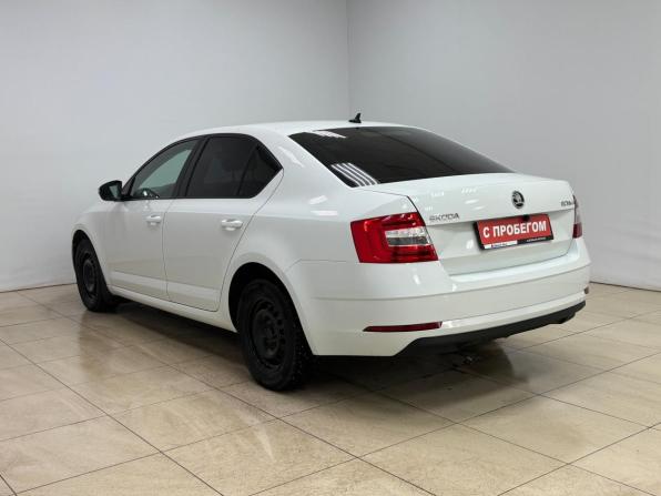 Skoda Octavia III (A7) Рестайлинг с пробегом 2018 года, цена 1 090 000 рублей, 260200 км, лифтбек, Автокод Объявления
