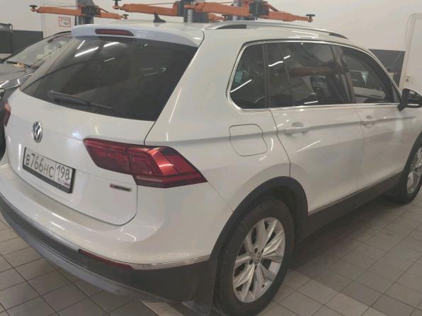 Volkswagen Tiguan II с пробегом 2018 года, цена 2 200 000 рублей, 176000 км, внедорожник, Автокод Объявления
