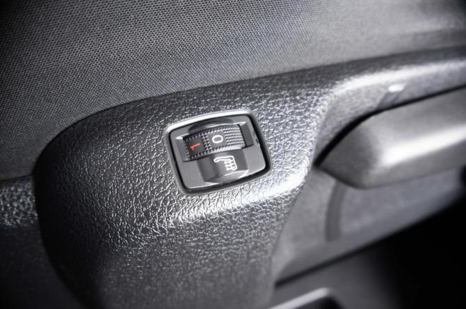 Peugeot Traveller I с пробегом 2017 года, цена 2 089 000 рублей, 250365 км, минивэн, Автокод Объявления