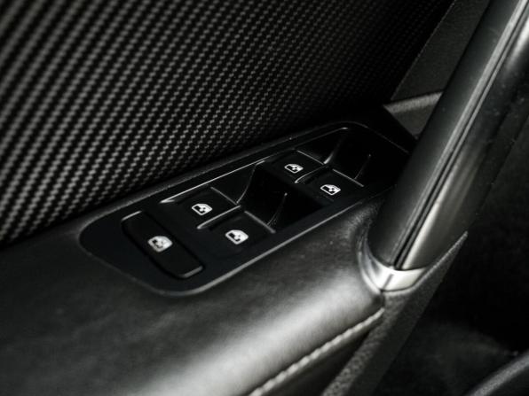Volkswagen Golf R VII с пробегом 2015 года, цена 2 250 000 рублей, 105267 км, хэтчбек, Автокод Объявления