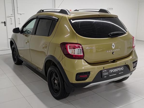 Renault Sandero II с пробегом 2015 года, цена 961 000 рублей, 136614 км, хэтчбек, Автокод Объявления