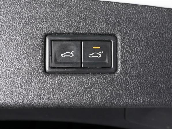Volkswagen Tiguan II с пробегом 2018 года, цена 2 489 000 рублей, 98081 км, внедорожник, Автокод Объявления