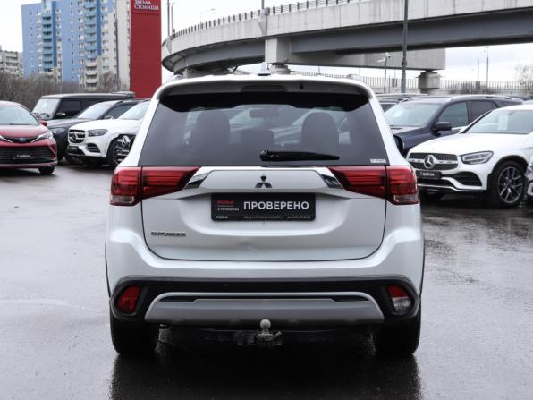 Mitsubishi Outlander III Рестайлинг 3 с пробегом 2021 года, цена 2 400 000 рублей, 128897 км, внедорожник, Автокод Объявления