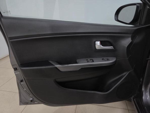 Kia Rio III Рестайлинг с пробегом 2015 года, цена 920 000 рублей, 141907 км, хэтчбек, Автокод Объявления