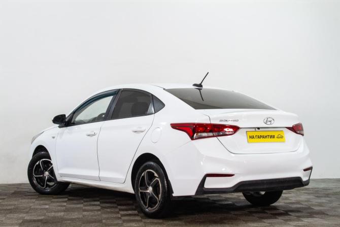 Hyundai Solaris II с пробегом 2017 года, цена 599 000 рублей, 360000 км, седан, Автокод Объявления