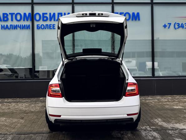 Skoda Octavia III (A7) с пробегом 2017 года, цена 1 415 000 рублей, 137990 км, лифтбек, Автокод Объявления