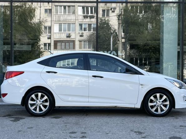 Hyundai Solaris I Рестайлинг с пробегом 2015 года, цена 1 115 000 рублей, 119641 км, седан, Автокод Объявления