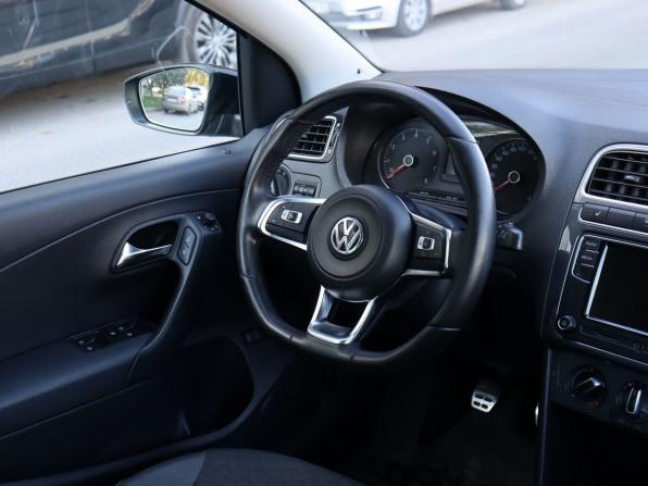 Volkswagen Polo V Рестайлинг с пробегом 2018 года, цена 1 250 000 рублей, 119929 км, седан, Автокод Объявления