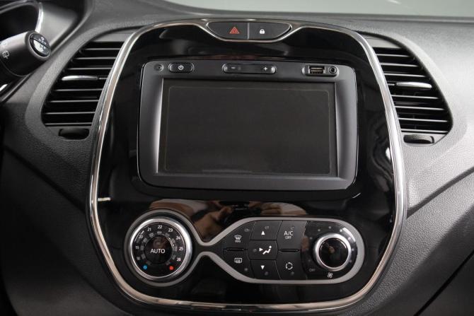 Renault Kaptur I с пробегом 2019 года, цена 1 399 000 рублей, 199849 км, внедорожник, Автокод Объявления