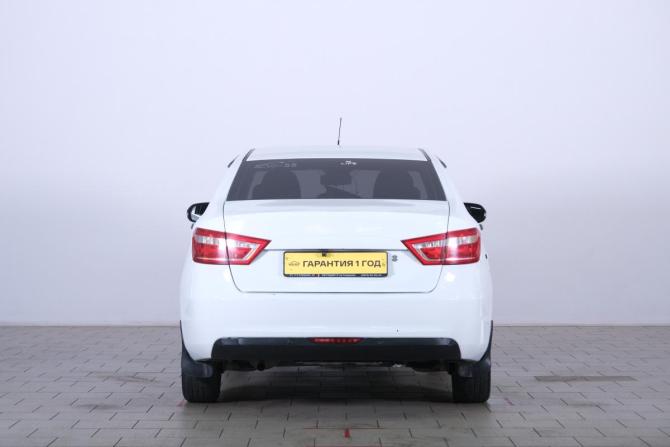 Lada (ВАЗ) Vesta I с пробегом 2017 года, цена 559 000 рублей, 299900 км, седан, Автокод Объявления