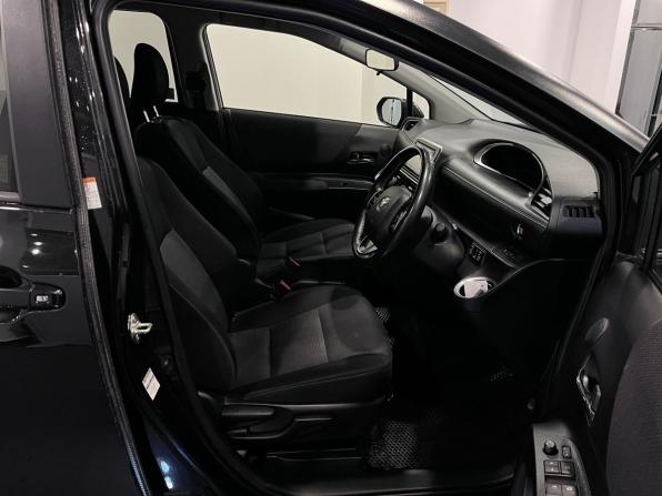 Toyota Sienta II Рестайлинг с пробегом 2020 года, цена 1 859 000 рублей, 66650 км, компактвэн, Автокод Объявления