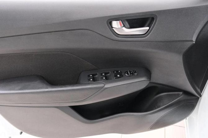 Hyundai Solaris II с пробегом 2019 года, цена 1 499 000 рублей, 44000 км, седан, Автокод Объявления