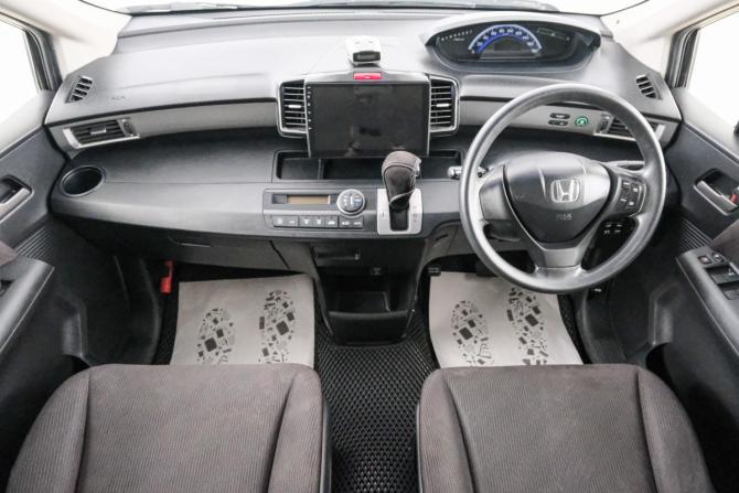 Honda Freed I Рестайлинг с пробегом 2012 года, цена 1 179 000 рублей, 142000 км, компактвэн, Автокод Объявления