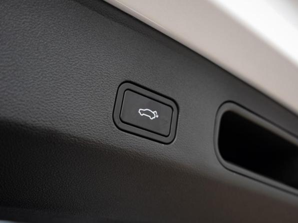 Geely Galaxy L7 с пробегом 2023 года, цена 3 250 000 рублей, 6096 км, внедорожник, Автокод Объявления