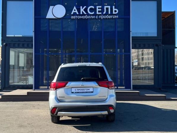 Mitsubishi Outlander III Рестайлинг 2 с пробегом 2015 года, цена 1 425 000 рублей, 171000 км, внедорожник, Автокод Объявления