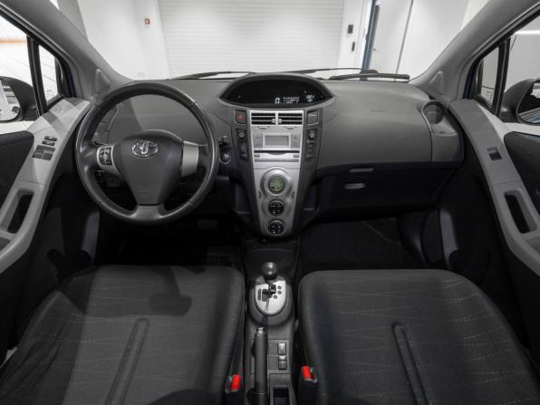 Toyota Yaris II с пробегом 2008 года, цена 595 000 рублей, 149442 км, хэтчбек, Автокод Объявления