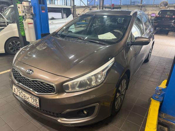 Kia Ceed II Рестайлинг с пробегом 2017 года, цена 999 000 рублей, 383512 км, универсал, Автокод Объявления