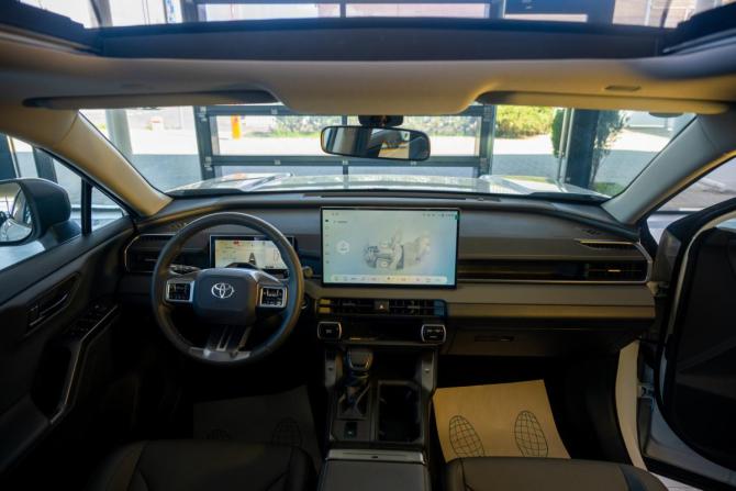 Toyota RAV4 VI (XA60) с пробегом 2026 года, цена 5 690 000 рублей, 40 км, внедорожник, Автокод Объявления
