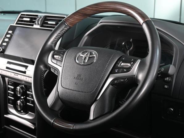 Toyota Land Cruiser Prado 150 Series Рестайлинг 3 с пробегом 2022 года, цена 6 450 000 рублей, 37041 км, внедорожник, Автокод Объявления