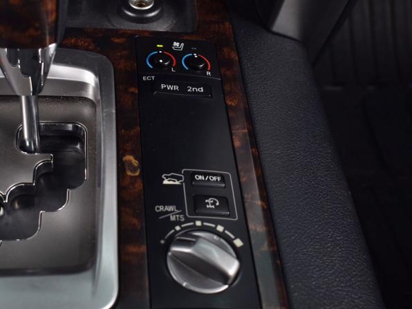 Toyota Land Cruiser 200 Series Рестайлинг 1 с пробегом 2012 года, цена 3 349 995 рублей, 347047 км, внедорожник, Автокод Объявления